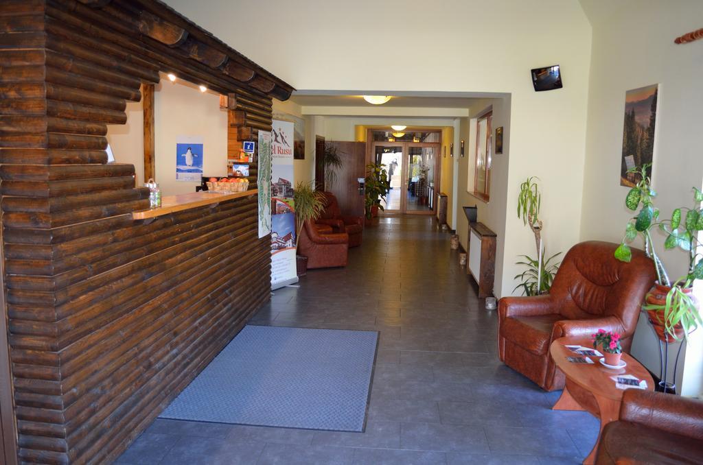 Hotel Rusu Петрошани Экстерьер фото