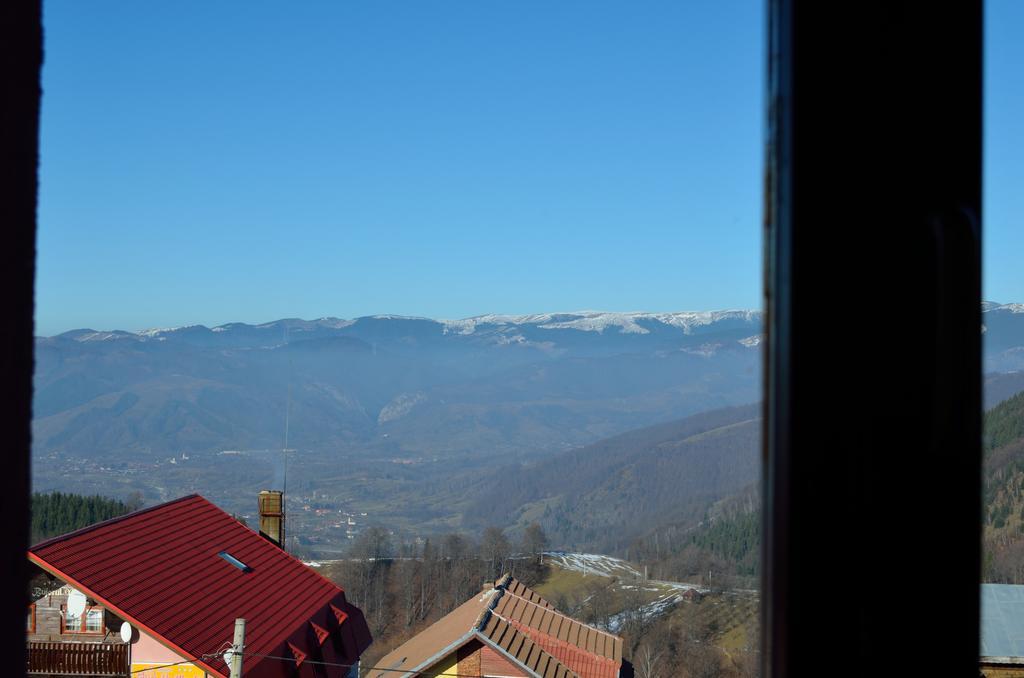 Hotel Rusu Петрошани Экстерьер фото